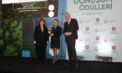 Plastik atıkları doğaya zarar vermeden dönüştürdüler, ödülü kazandılar