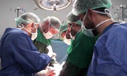 Şanlıurfa'da 25 santimetrelik dev kist ameliyatla alındı