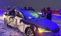 Siirt'te yol çalışması yapan araç ile otomobil çarpıştı: 1 ölü, 4 yaralı