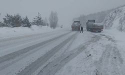 Tokat-Sivas yolunda kar engeli