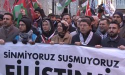 İstanbul’da Filistin’e Destek Yürüyüşü: Binlerce Kişi Galata Köprüsü’ne Yürüdü