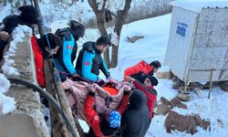 18 saatlik zorlu operasyonla mahsur kalan hasta kurtarıldı