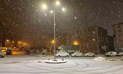Adıyaman'da kar yağışı etkisini artırdı