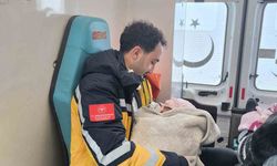 Ağrı'da sağlık ekipleri evde doğuma yetişti