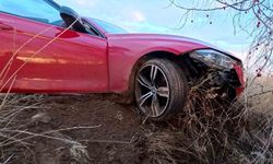 Aksaray'da otomobil şarampole düştü: 3 yaralı