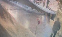 Alışveriş yaptıktan sonra otomobilin altında kaldı