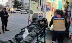 Alkol komasına giren adam banktan yere yığıldı