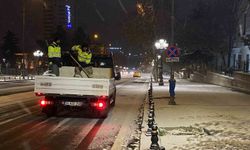 Ankara yeni yıla kar yağışı ile girdi