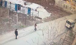 Ayakkabı hırsızları kameraya yakalandı