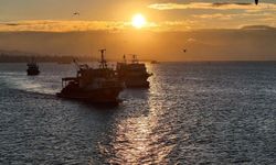 Boğaz'da fırtına sonrası balıkçılar yeniden denize açıldı