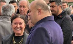 Cenazede dikkat çeken rahatlık: Başkanın kahkahaları tepki çekti