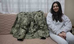 Depremzede Beliz'in, kendisine üşümesin diye montunu veren albayla görüşmesinde duygusal anlar yaşandı