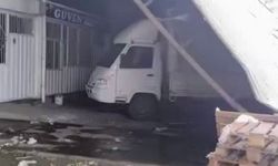 Diyarbakır'da yoğun kar çatıları devirdi