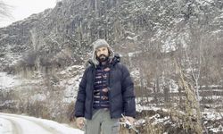 Donan baraj gölünün üzerine kilim serip oturdu