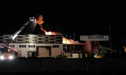 Düzce'de strafor fabrikasında yangın