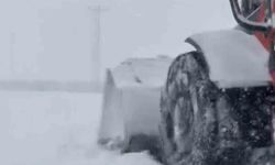 Gercüş'te hastalar için yollar küreklerle açıldı