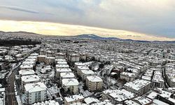 İstanbul'un yüksek kesimleri beyaza büründü