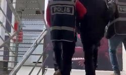 İzmir'de 31 yıl hapisle aranan hükümlü hurda aracın bagajında yakalandı