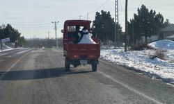 Kardan adam motosiklet kasasında yola çıktı