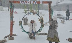 Kars'ta kar yağışı eğlenceye dönüştü