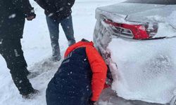 Kayseri'de kar yağışı sonrası mahsur kalan vatandaşlar kurtarıldı