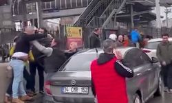 Kaza sonrası sürücüler birbirine girdi