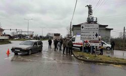 Kaygan Yolda Duramayan Otobüs Kazaya Yol Açtı: 4 Yaralı