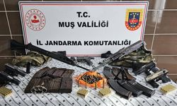 Malazgirt'te çok sayıda silah ve mühimmat ele geçirildi