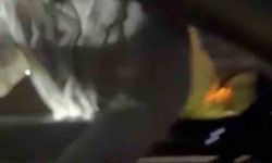 Önce araca saldırdı, ardından araçtakileri bıçakladı... O anlar kamerada