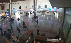 Otogarda bir anda yere yığılan kadına güvenlikten hayat kurtaran müdahale