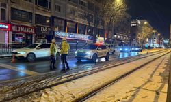 Otomobil yayaya çarptı: 1 ağır yaralı