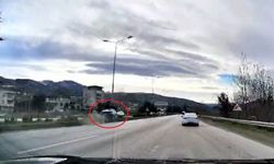 Samsun'da cenaze dönüşü 4 kişinin yaralandığı kaza araç kamerasına yansıdı