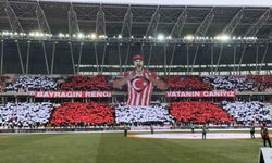 Sivasspor taraftarlarından Türk bayrağı koreografisi