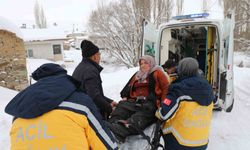 Sivas'ta kar engeline takılan hasta için ekipler seferber oldu