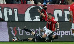 Trendyol Süper Lig: Gençlerbirliği: 0 - Samsunspor: 1 (İlk yarı)