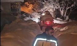 Tunceli'de kapalı yollar aşıldı, ayağı kırılan yaşlı kadın hastaneye ulaştırıldı