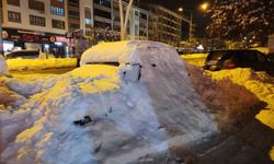 Tunceli'de kar esareti: Araçlar kar yığınları arasında kayboldu