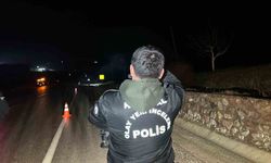 Uşak'ta otomobil şarampole devrilip takla attı: 1 ölü, 3 yaralı