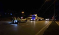 Uygulama noktasından kaçan tır sürücüsünün ehliyetsiz olduğu ve arandığı ortaya çıktı