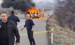 Yolcu minibüsü alev topuna döndü