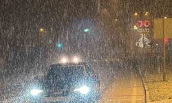 Zonguldak-Düzce yolunda yoğun kar yağışı