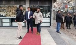 Maskeli Şüpheliler Kuyumcuyu Soydu, Polis Memuru Yaralandı