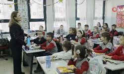 6 Şubat’ı anlatan öğretmen kameraya bile bakamadı: "65 saniyede hayatımız yıkıldı"