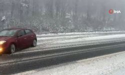 İstanbul–Ankara Yolunda Kar Alarmı: Bolu Dağı Beyaza Büründü