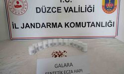 Araçtan atılan poşetten uyuşturucu çıktı