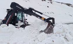 Aydınlar beldesinde karla mücadele çalışması sürüyor