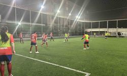 Bergama'da çocuklar babaya, anneler halı sahaya