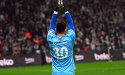 Beşiktaş taraftarından kaleci Ersin'e önce tepki, sonra destek