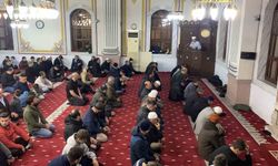 Bolu'da ilk teravih namazında vatandaşlar camilere akın etti