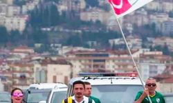 Bursa'da Sevgililer Günü'nde şampiyonluk sloganıyla koşu düzenlendi